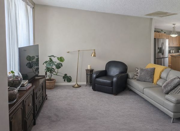 Cozy house in Calgary, less than 2 hours to the famous and stunning mountain Rockies