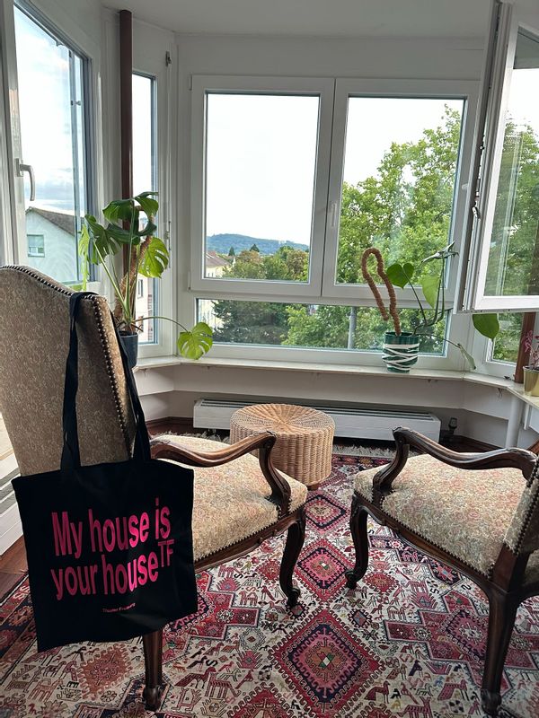 Cozy Room in shared artist flat in the heart of Freiburg