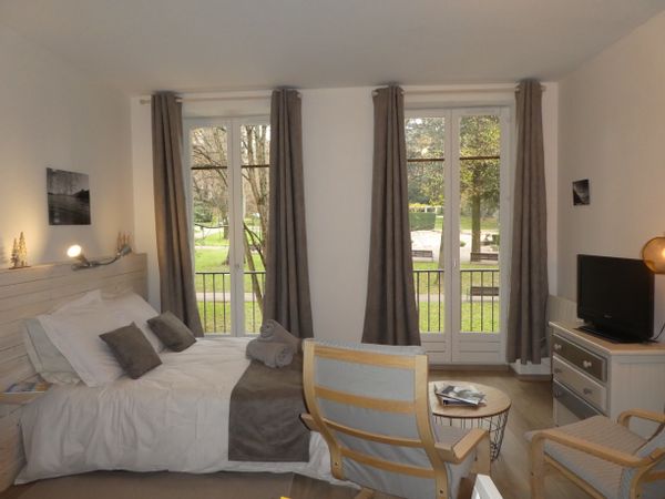 Studio cocooning au cœur d'Aix les Bains, face au parc de verdure - Classé 3*** - refait à neuf -