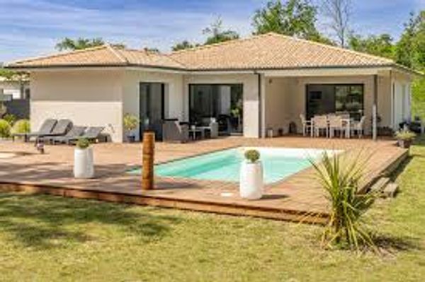 La maison de Laurent Jolie maison totalement rénovée par un architecte en 2018