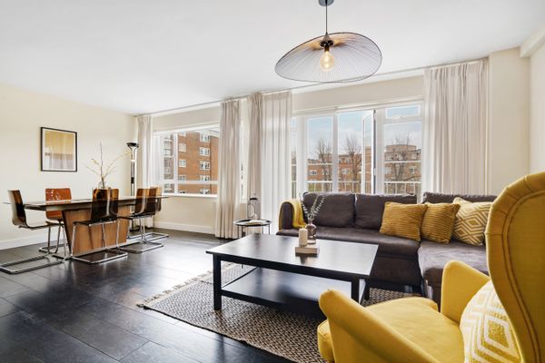Beautiful and Stylish Open-Plan 2 Bedroom Flat in London