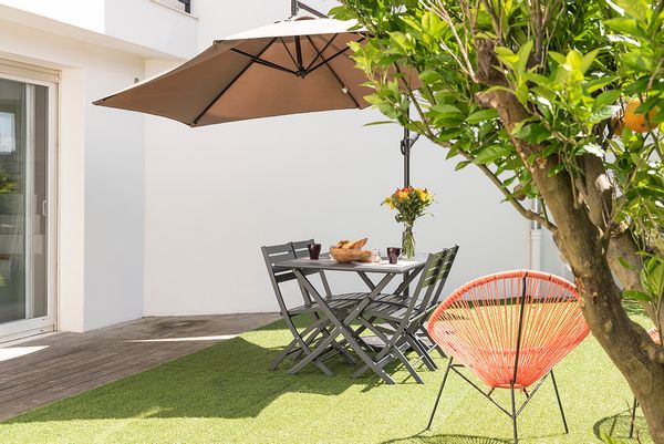 Studio cosy a 300m de la plage des corsaires , beau jardin de 35m2