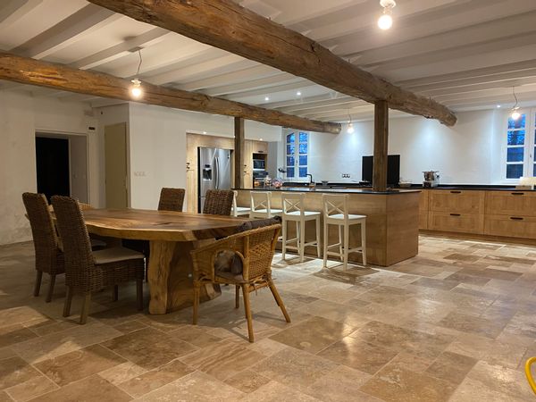 La Métairie Petite   Charmante maison de campagne rénovée en pierre.