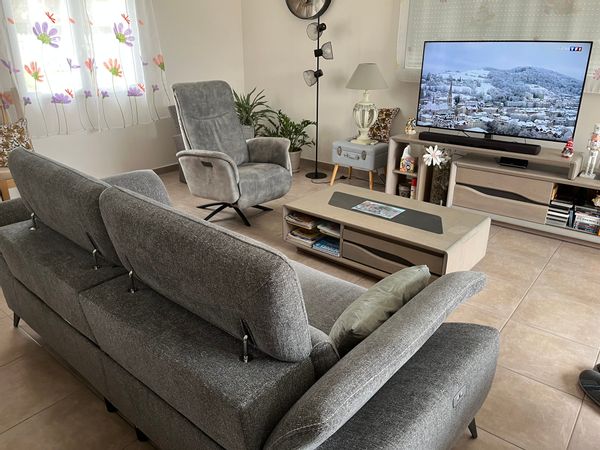 La maison de LAURENCE : maison de plain pied lumineuse et accueillante avec piscine privée sécurisée