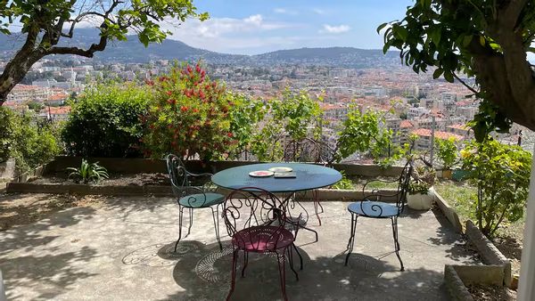 Jolie maison vue mer dans Nice !