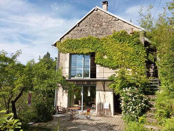 house in Saint-Martin-Château, France