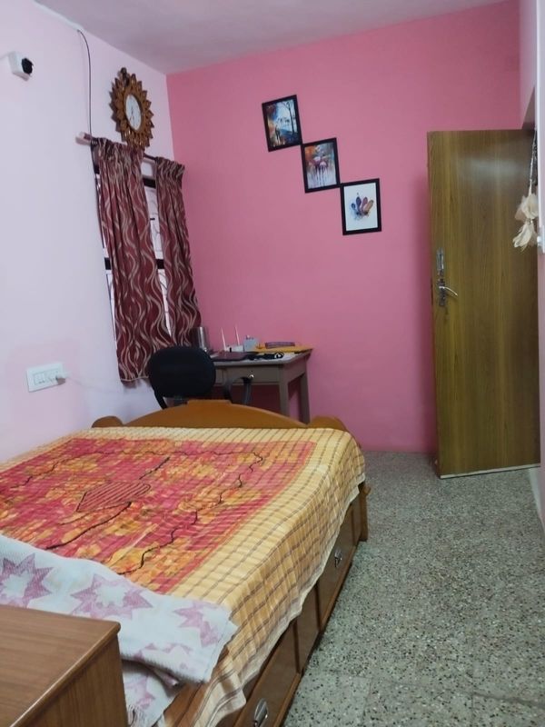 Nithya Prabha s Haus