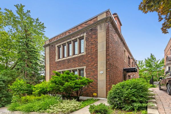 Audree's house is in the most luxury neighborhood on Montreal. Near the downtown and the green space