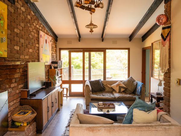 Midcentury house in the trees