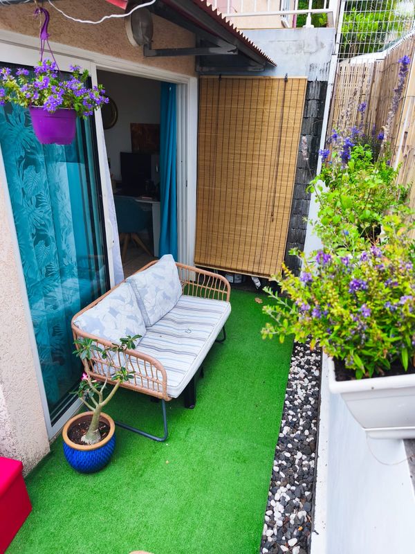 à 20 min du lagon de st pierre, 20 min des belles rando en montagne. Maison propre et fonctionnelle