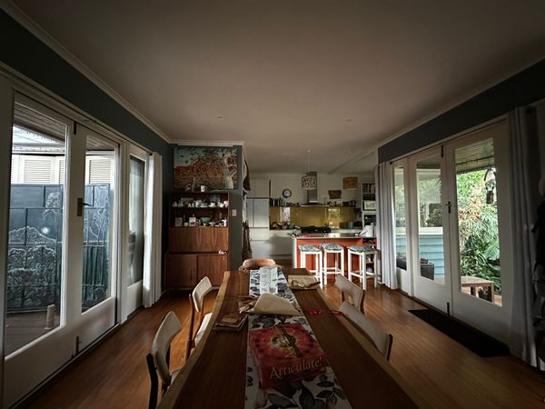 Artists home on Tamborine Mountain.