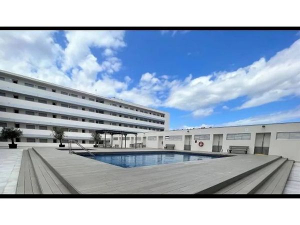 Great summer house with a huge private garden to enjoy the sun and a community swimming pool