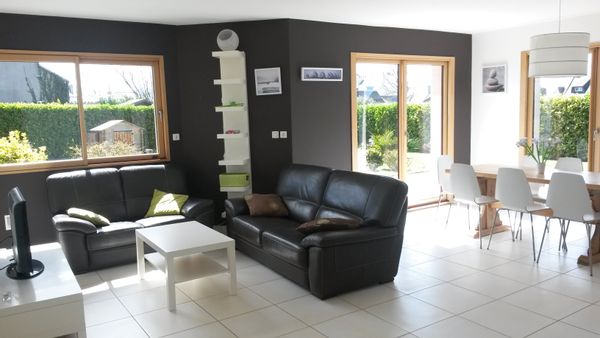 Villa Lampaul Maison avec jardin clos, au bourg de Lampaul Plouarzel.