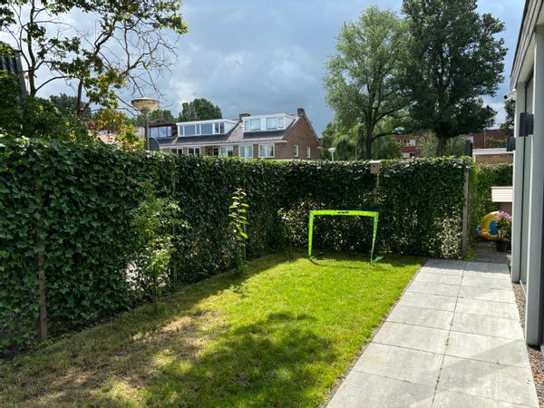 Joel's appartement in the center of Amstelveen, 5 min walk from shopping mall and public transport