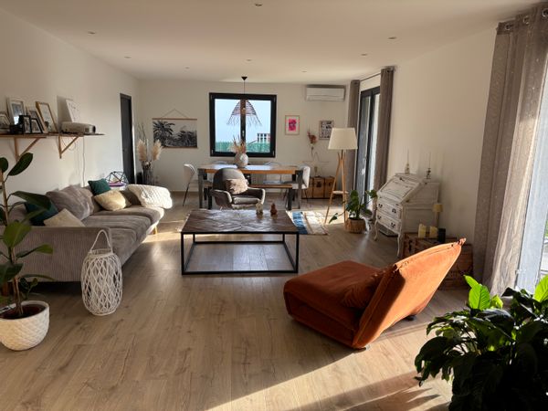 Maison chaleureuse avec piscine proche de Toulouse.