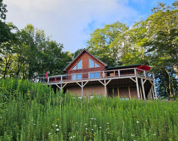 Nancy and Chriss hus