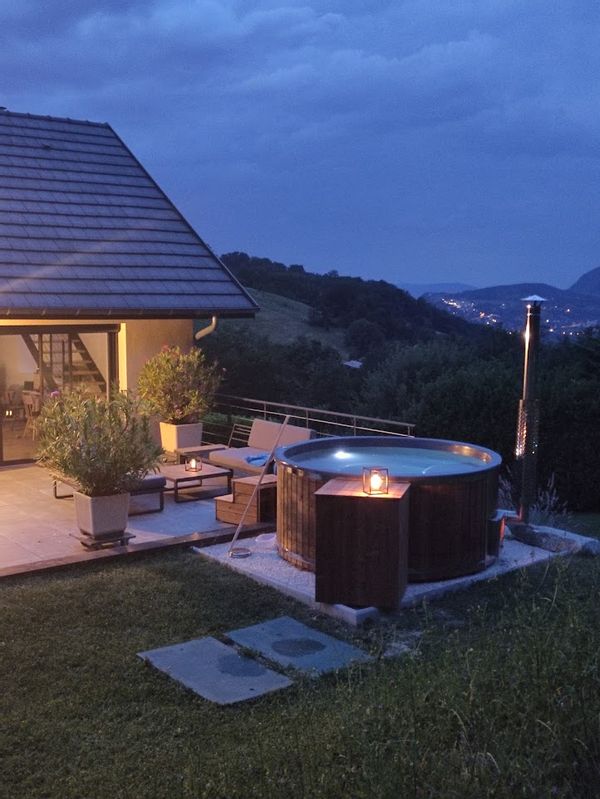 Maison spacieuse, 3 chambres, jardin privé, au calme près lac et montagnes, à 5 min de Chambéry