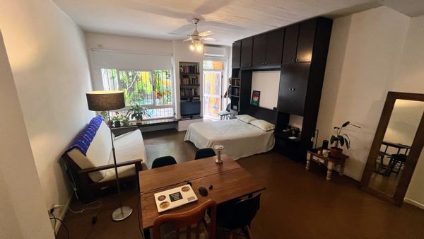 Monoambiente con Jardín en el Centro de la Ciudad de Buenos Aires