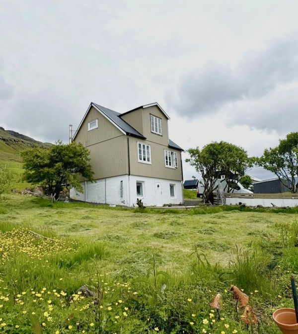 Cozy older renovated house