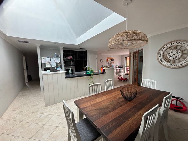 4-Bed Family Home in friendly, easy access Perth Northern Suburb!