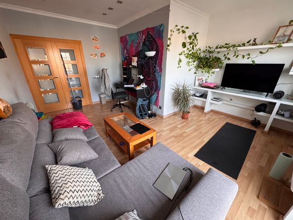 Two-bedroom apartment in the heart of Gracia, the best neighborhood in Barcelona.