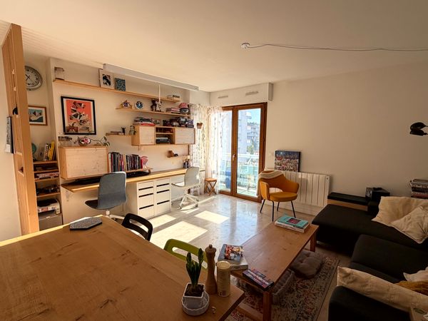 Cocon de Gilles avec balcon au calme 5min à pied du lac 10min de la ville !