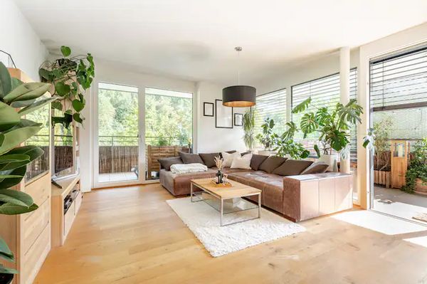 Central room (2 in flat total - shared) with idealpublic connections Feldkirch`s heart (Vorarlberg)