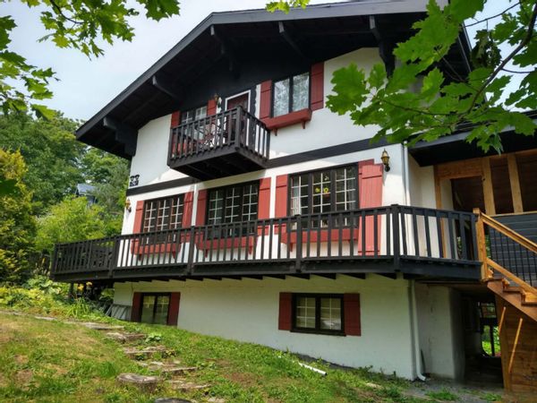 La casa de Dominic, Marie-Ève, Isaac y Eli