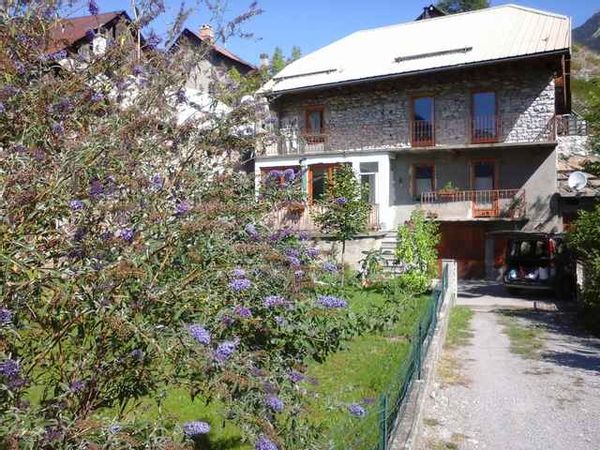 Maison dans les Hautes Alpes seulement disponible en été