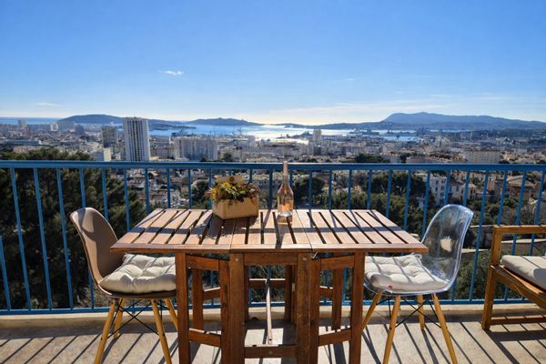 T3 UNIQUE À TOULON – VUE MER PANORAMIQUE & DESIGN CONTEMPORAIN