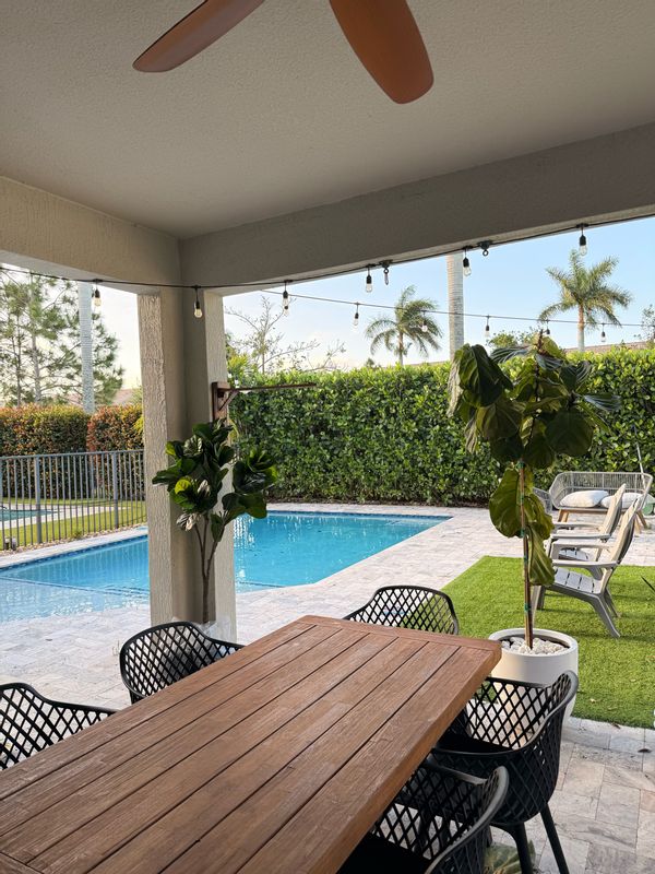 West Palm Renis House