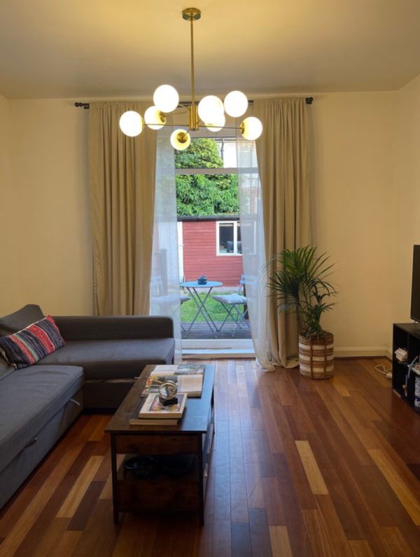 C.London 1room, 1bathroom house. Living room-kitchen.Garden, Private Parking.30mins- Oxford Circus.