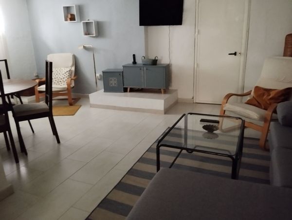 Apartamento bajo exterior cerca del metro Cavaleri