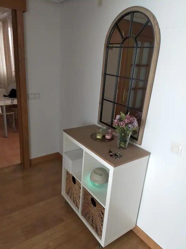 Casa de Maria Jose, es un piso amplio, con tres dormitorios, cerca del metro y de paradas de bus.