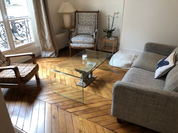 En plein Coeur de de Paris, à 5’min à pieds de Saint Germain de Pres ou du Jardin du Luxembourg .