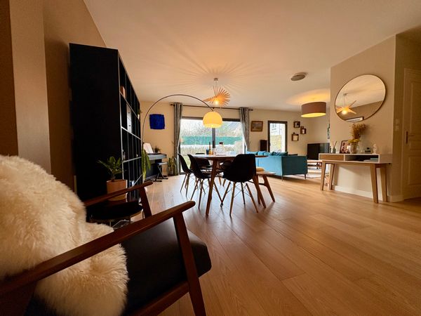 Warm, sunny house with garden in Rennes Sainte-Thérèse, calm area, close to station