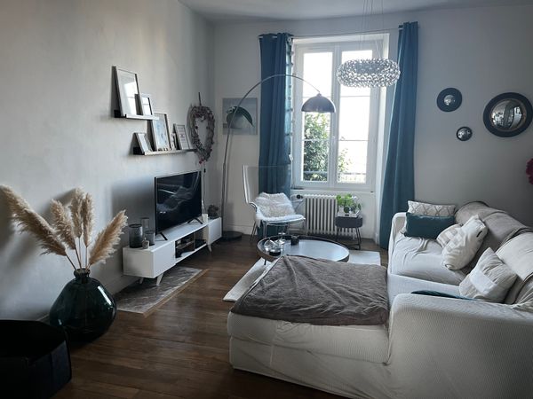 maison de ville de caractère, sur 3 niveaux , à proximité de la ville et à 6 kms de la mer