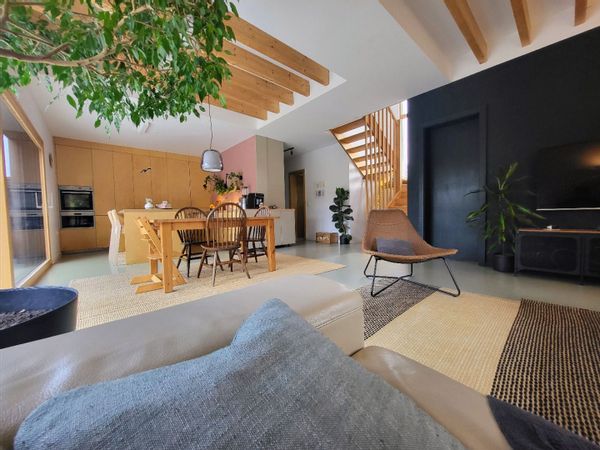 Kids-Friendly Semi-Detached House; 10 min from the centre