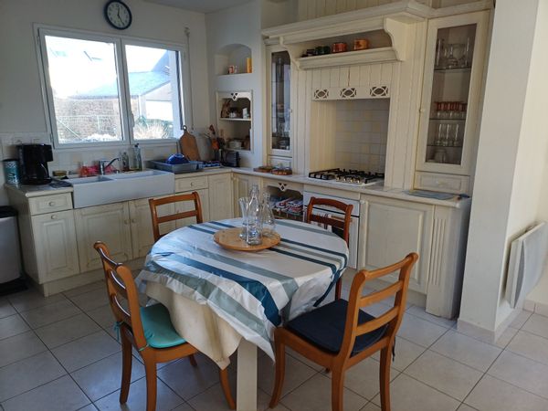 Maison de 3 chambres dans le centre bourg d'Erdeven à 4km des plages.