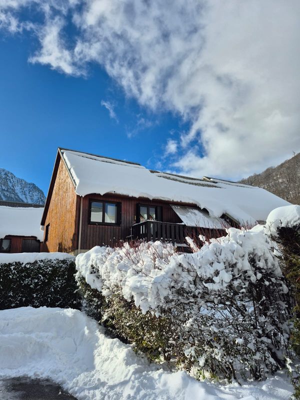 Appartement pour 4 au pied de l'Alpes d'Huez.   Profiter été comme hiver !
