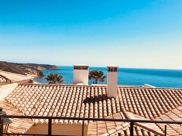 Wake up to ocean views, beaches and sunshine in a comfortable and stylish home