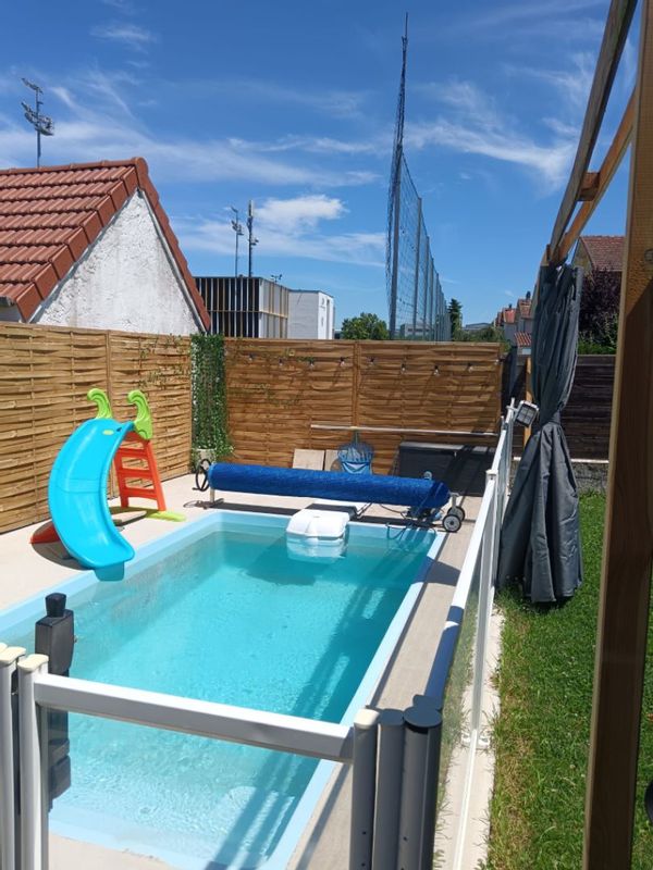 Maison familiale calme et baignade au cœur de la plaine du Forez (42)