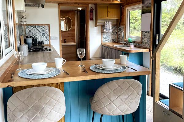 Unique Tiny Home - Huge Views - Coastal Area