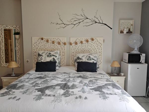 Hautes Pyrénées, proche Argelès-Gazost, jolie chambre confortable vue montagne.