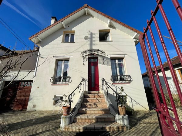 Entre nature et Paris : maison au calme