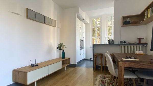 Renovated 1 Bedroom in Quiet Building Conveniently Located