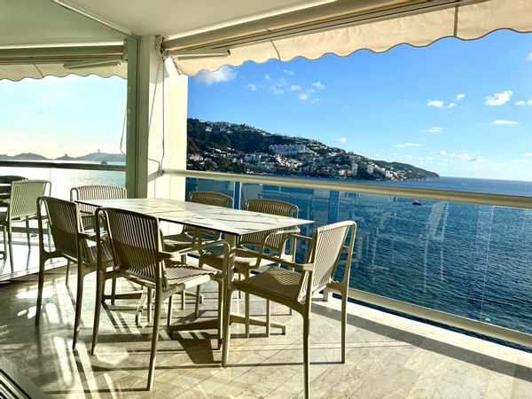 Departamento de 3 habitaciones en la playa, con acceso directo al mar.