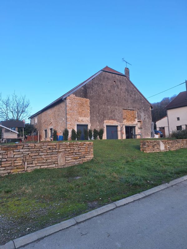 Maison de charme en pierre au calme, à la campagne.