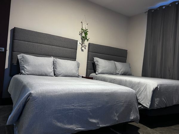 Depa de Alo- frente al parque Fundidora. 5Beds-2 Baths. Pool, Barbecue area, ludoteca. Céntrico.