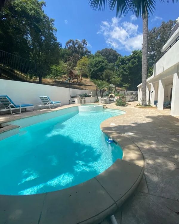 Micheal's & Sarah 2beds Luxury House.